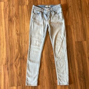 Levi’s 711 Skinny light wash jeans